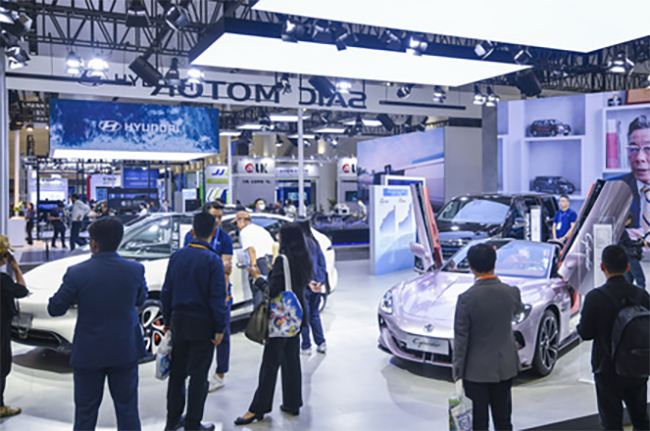 EV車の販売が急増、中国市場を活性化