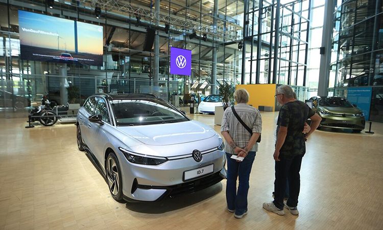 欧州新車販売、７月は１年３カ月ぶり大幅増－ＥＶ・ハイブリッド好調